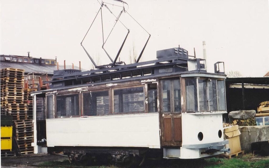Der TW 818 II fand sein erstes Domizil nach der Versteigerung auf der Böcklinstraße (Slg. Ingolf Menzel)