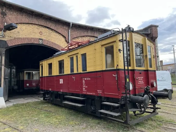 Der von der ISEG Arbeitsgruppe Dresden-Friedrichstadt betreute ET 188 521 der Schleizer Kleinbahn beim Dampfloktreffen 2025 (Foto: Axel Trendelenburg)